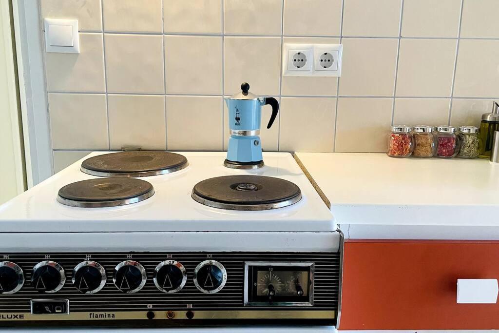 Cybele Apt Downtown Apartment Volos Bagian luar foto
